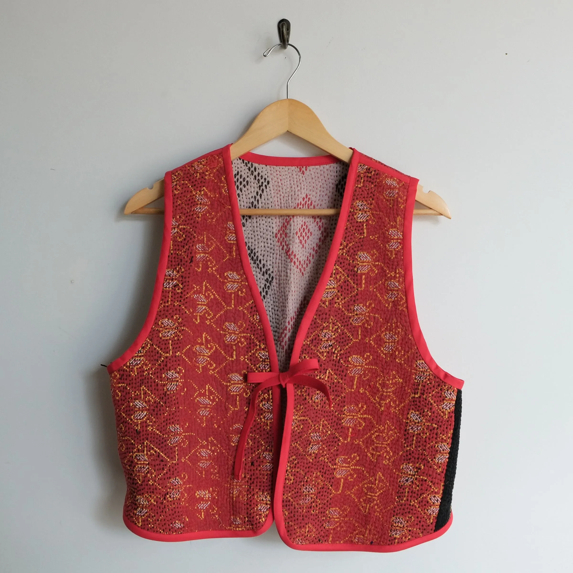 Amelia Vest Black and Red Embroidered Diamonds Red Trim L065