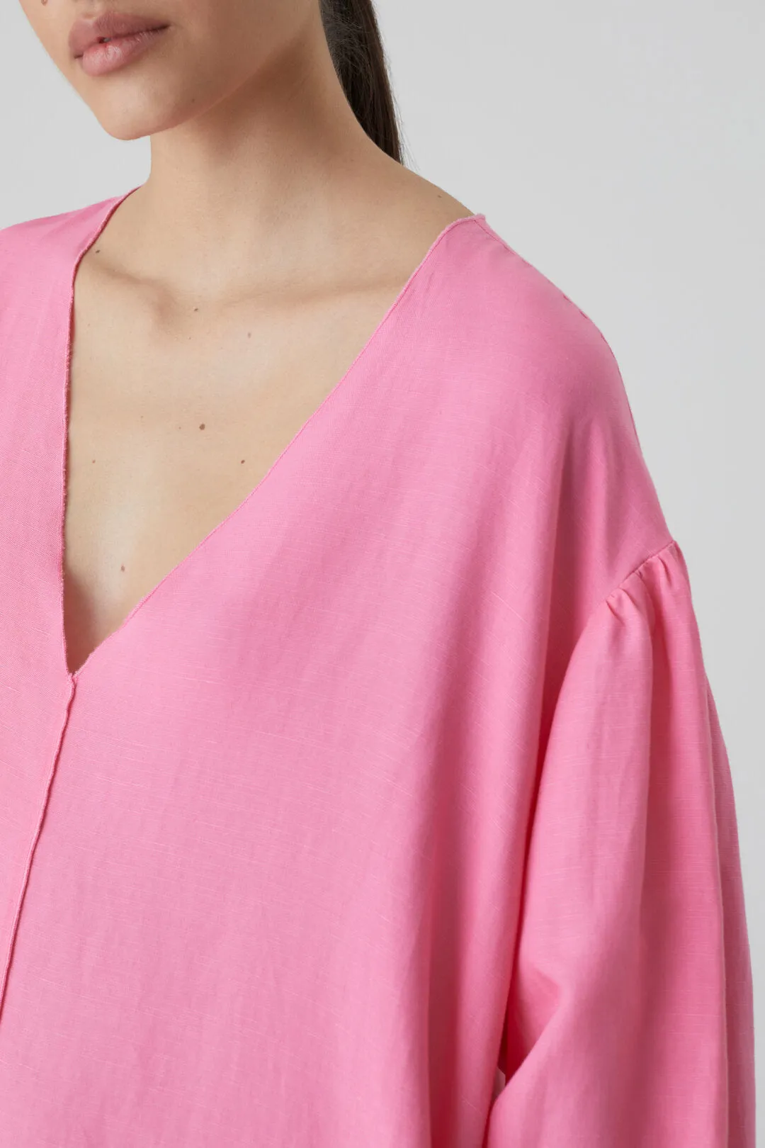 Dress with V-Neck - Pink Lilies