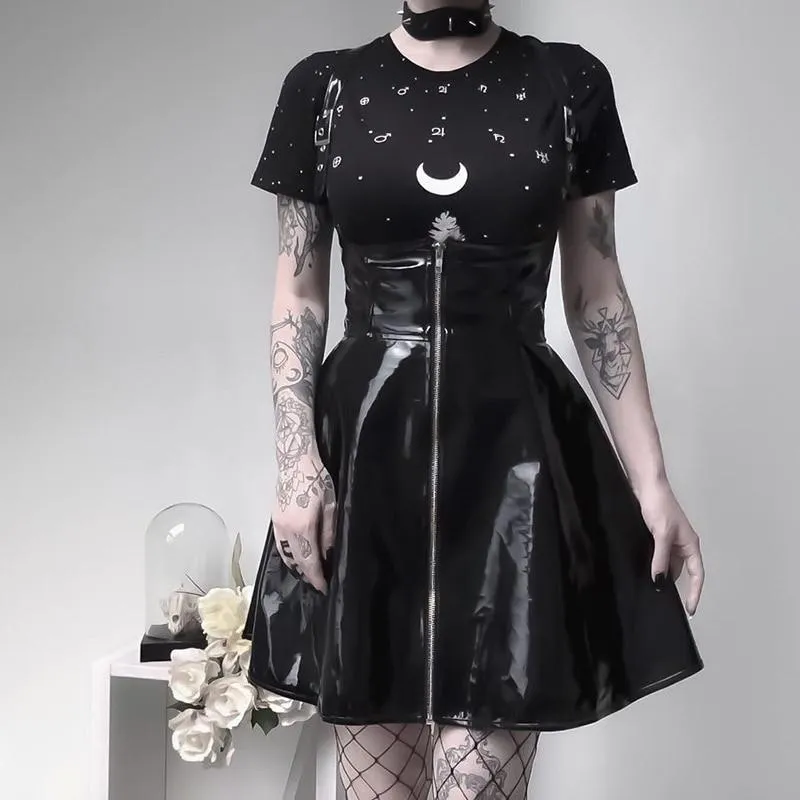 Solid Woman Leather Vintage Skirts / Zipper Pleated Slim Gothic Trendy